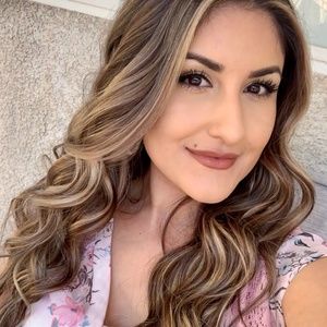 Meet your Posher, Nicole